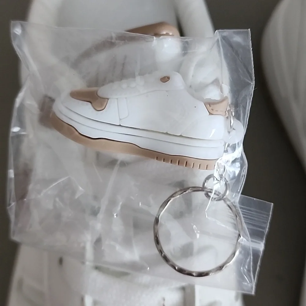 Vintage Havana Brand New White and Nude  Star Sneakers